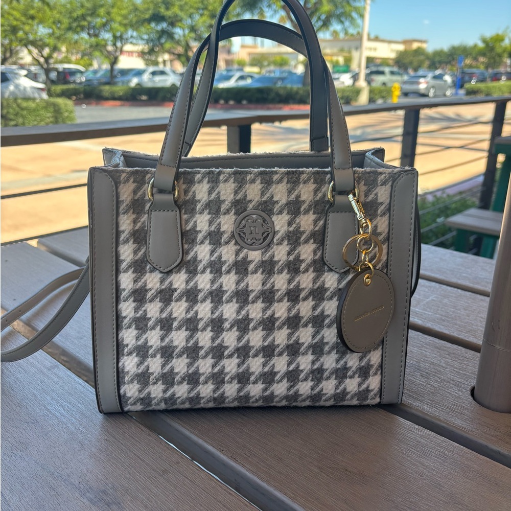 Stylish Gray Houndstooth Handbag
